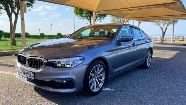 للبيع BMW 520i موديل 2019