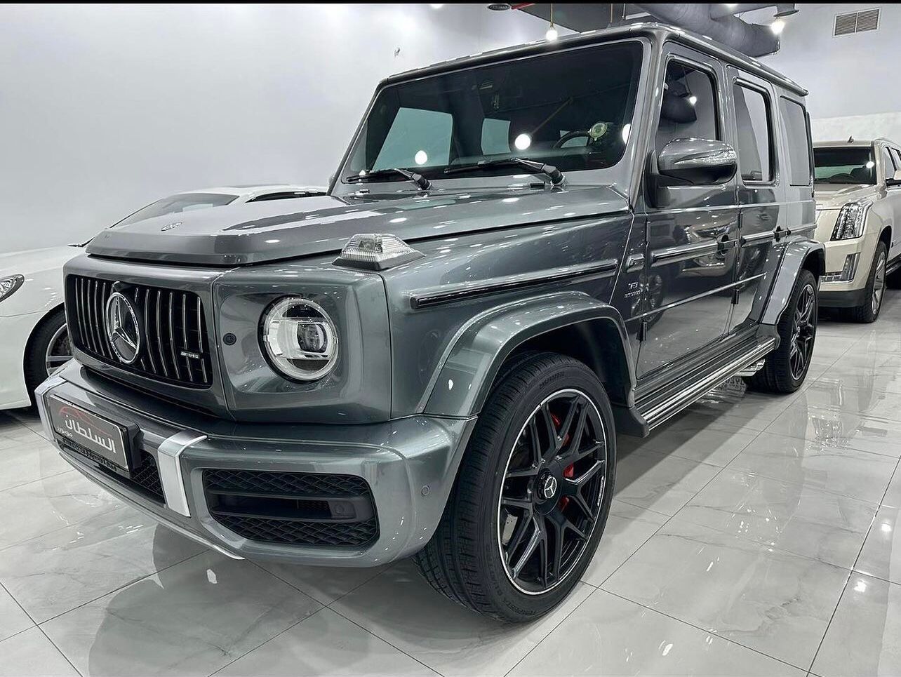  مرسيدس  دفع رباعي موديل G63AMG فئة :Stdذو عدد 8سليندر و5ابواب