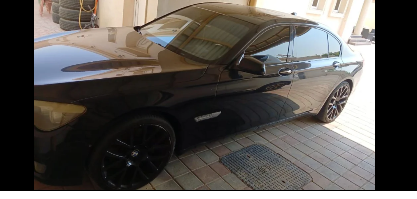 سيارة BMW موديل 2011 خليجي 8 سلندر ماشية 239000 km بدون أي مشاكل وبدون حوادث الحالة ممتازة 