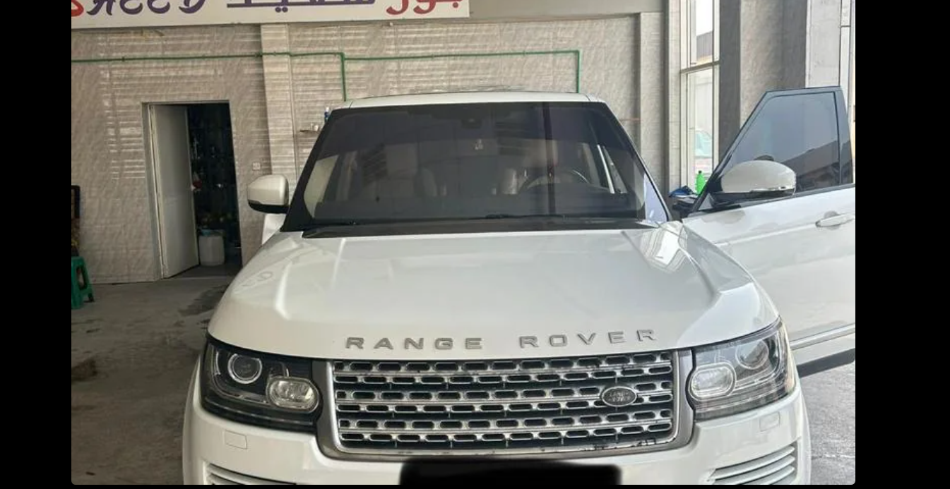 سيارة range Rover vogue se سوبرشارج موديل 2016 ماشية 141 ألف نظيفة جدا مسرفسه بالكاملة مجددة،