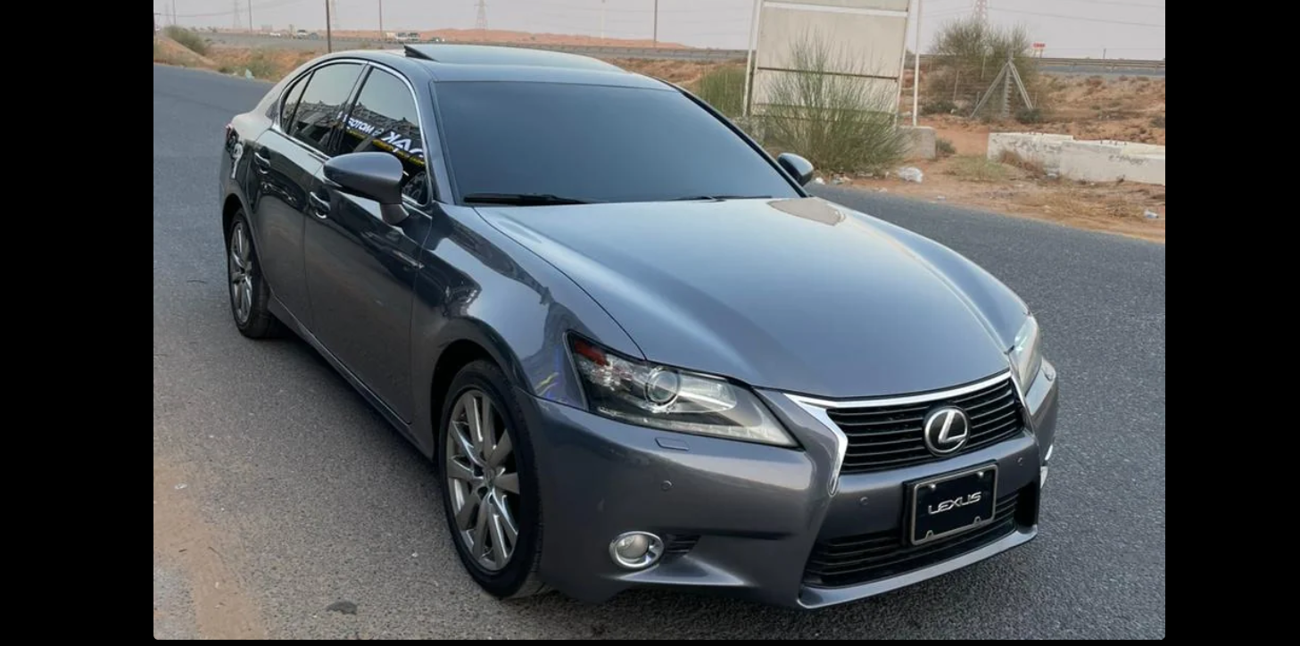 سيارة لكزس GS350 موديل 2013 من الداخل أسود الممشى 151 ألف ميل وارد 