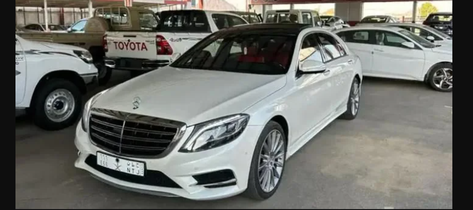 سيارة مرسيدس S 2015 جير أوتوماتيك بنزين النوع / S500 العداد/ 85 ألف المحرك خليجي قرقاش