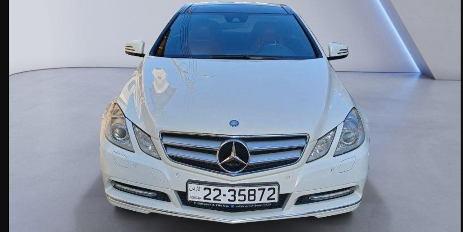 سيارة مرسيدس فئة السيارة E-Class الفئة E200 سنة الصنع 2012 العداد 140,000 كيلومتر 