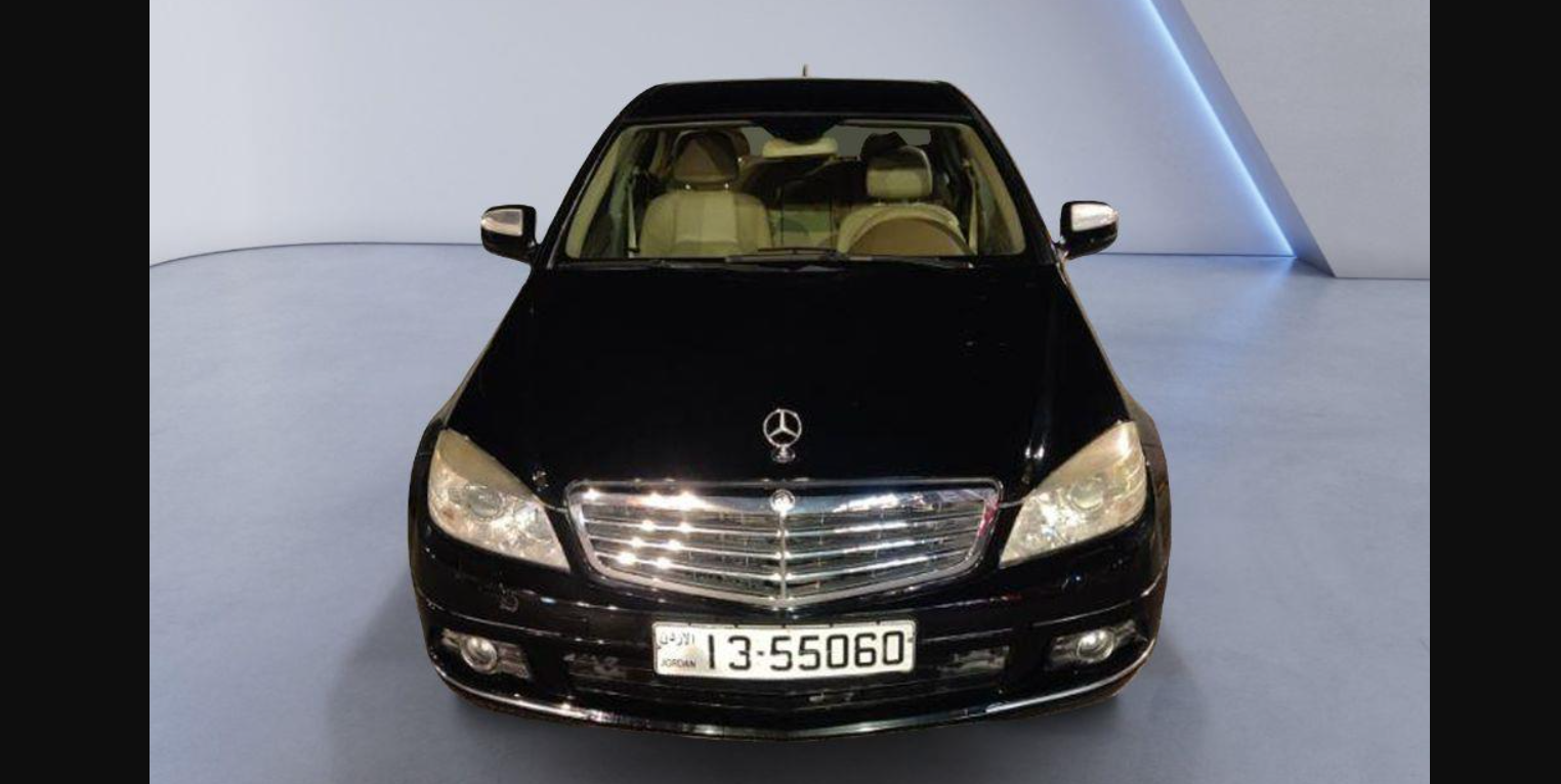 مرسيدس فئة السيارة C-Class الفئة C180 سوداء العداد 128,000 كيلومتر  السعر المطلوب هو:14500 دينار