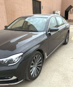 للبيع بي ام دبليو BMW 740i  2018  منوة للاستخدام الشخصي 