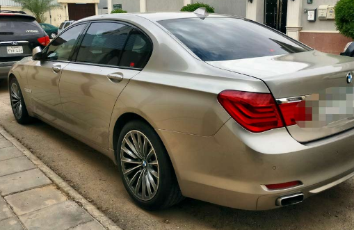 للبيع بي ام دبليو 750li 2010